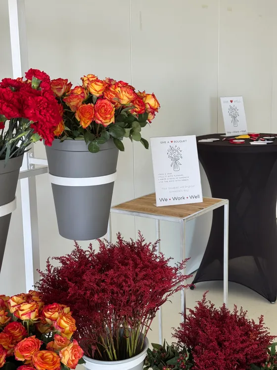 Flores para un evento de lujo en un espacio hospitality