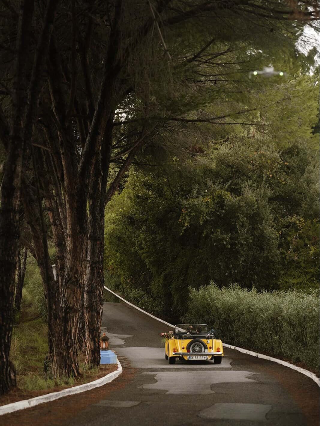 momento de la celebración de la boda de Arancha & Fefo en Ermita de Guadalmina y Finca La Concepción