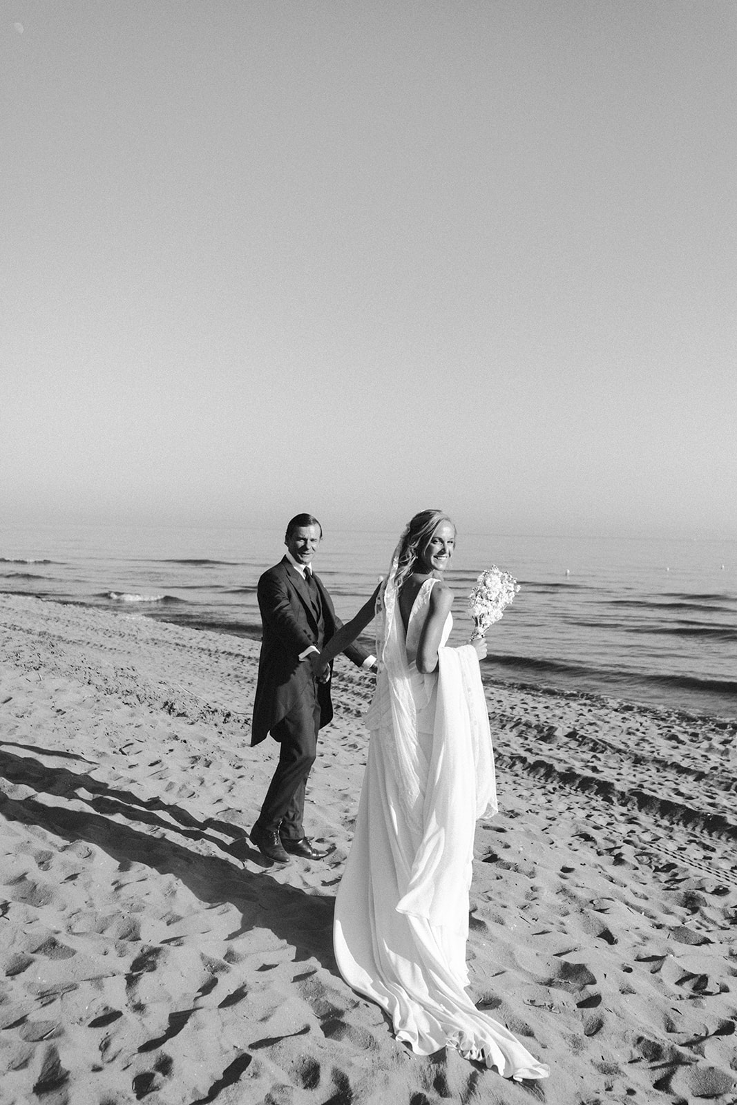 ceremonia de la boda de Isa & Rafi en Trocadero Arena Marbella