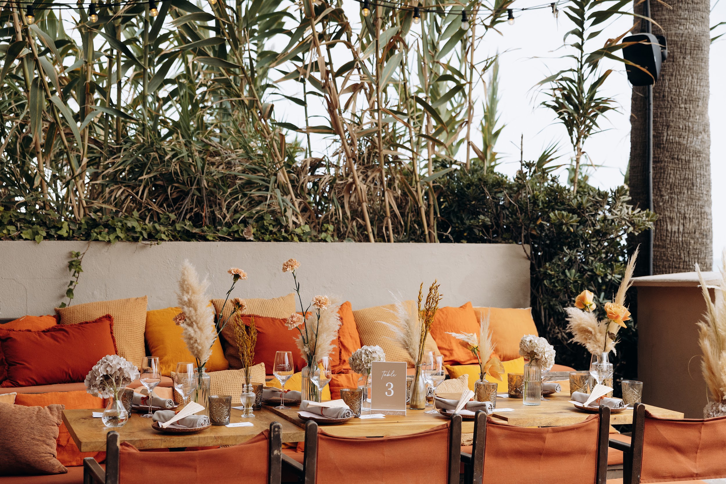 detalle floral de la boda de Jens & Jessy en Oyana Beach Club Marbella Restaurant