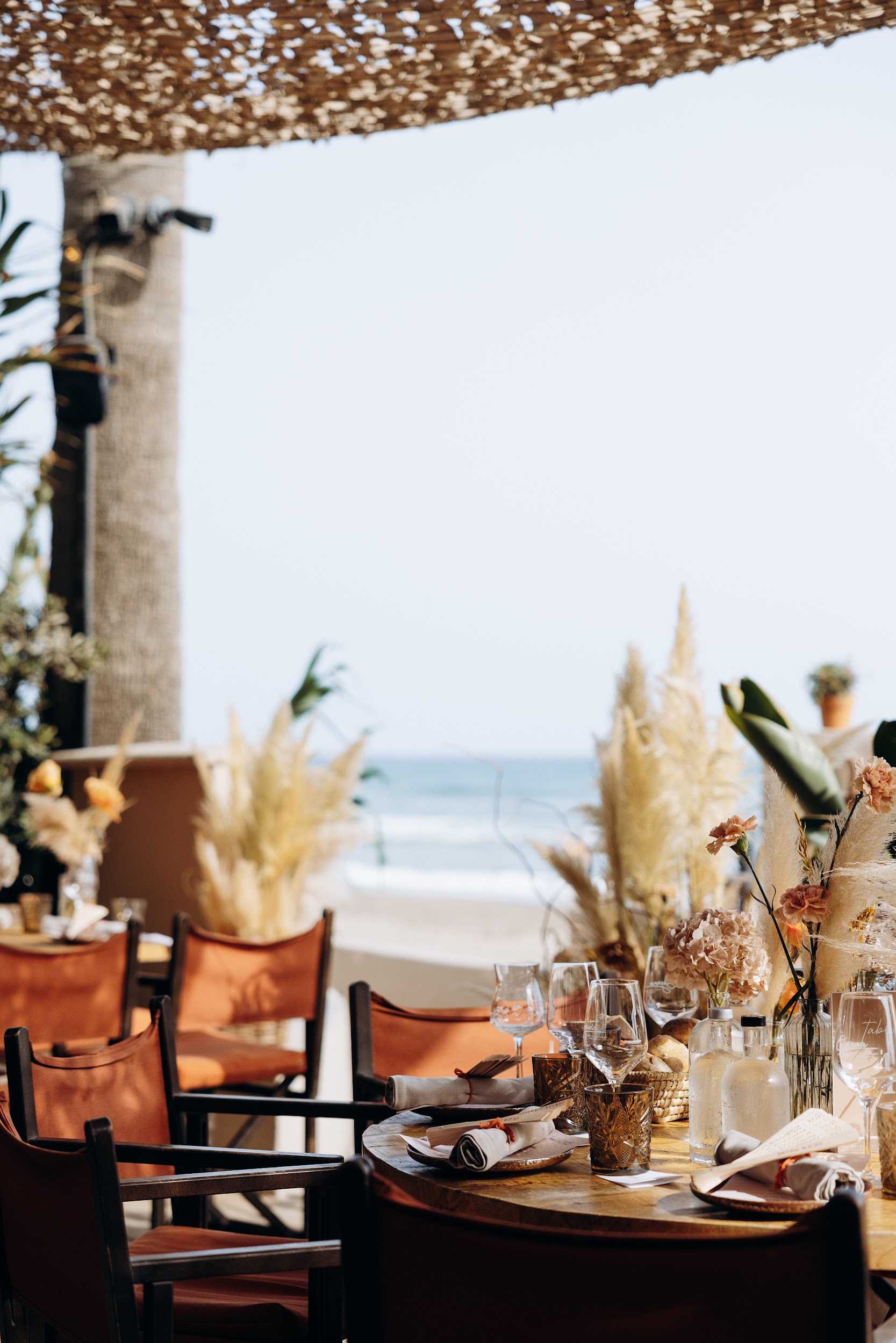 centro de mesa de la boda de Jens & Jessy en Oyana Beach Club Marbella Restaurant
