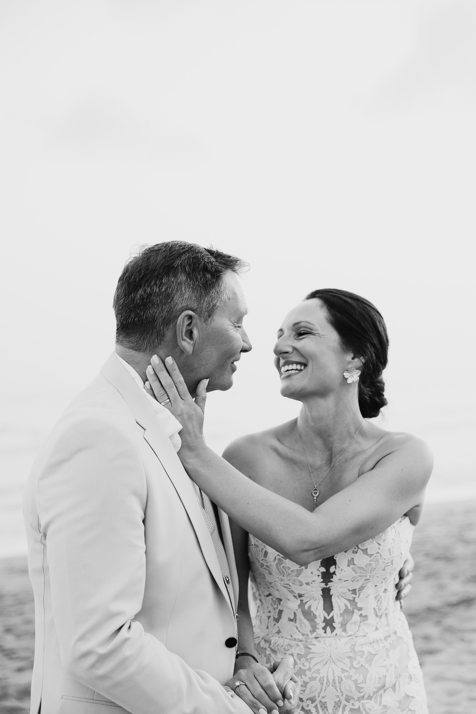decoración exterior de la boda de Jens & Jessy en Oyana Beach Club Marbella Restaurant