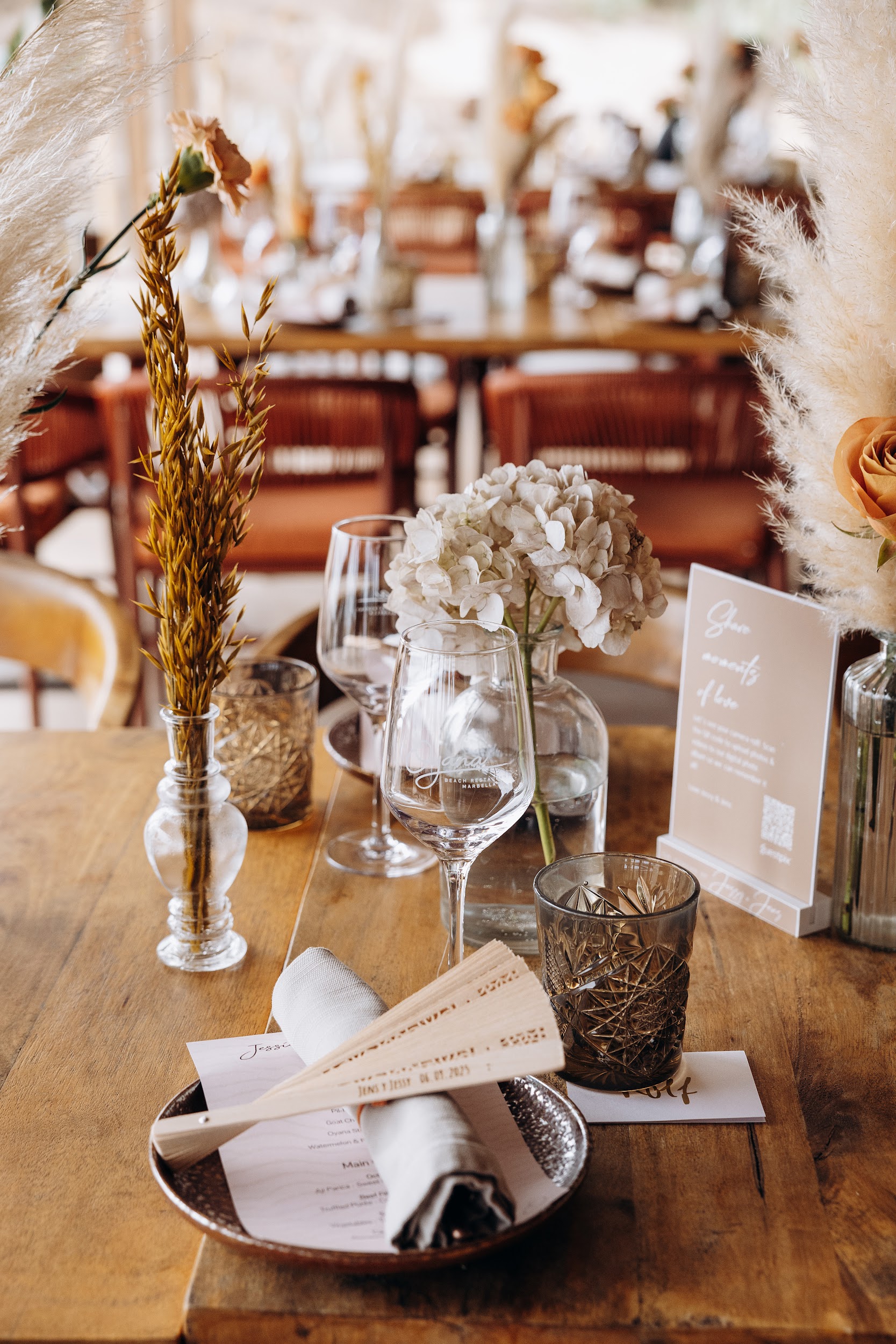 centro de mesa de la boda de Jens & Jessy en Oyana Beach Club Marbella Restaurant